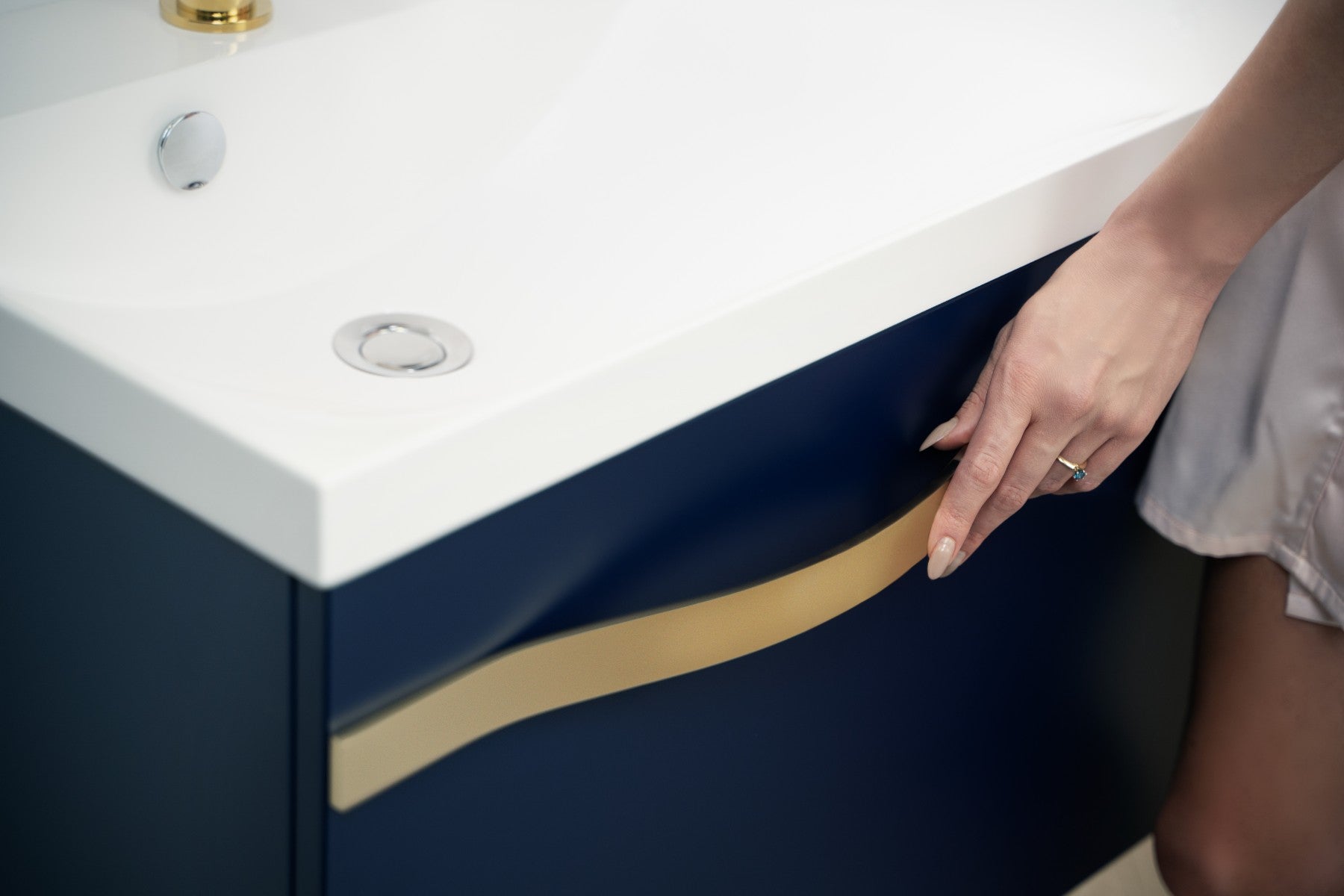 Szafka pod umywalkę 70 cm Luxe granat półmat bez blatu