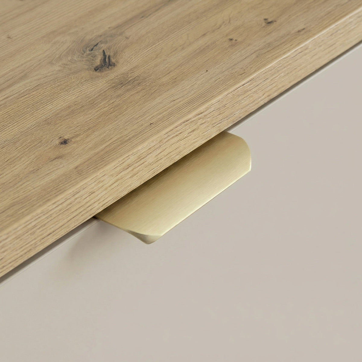 Zestaw łazienkowy z umywalką: Szafka pod umywalkę 60 cm z szufladami - Kaszmir/Dąb Artisan – detal
